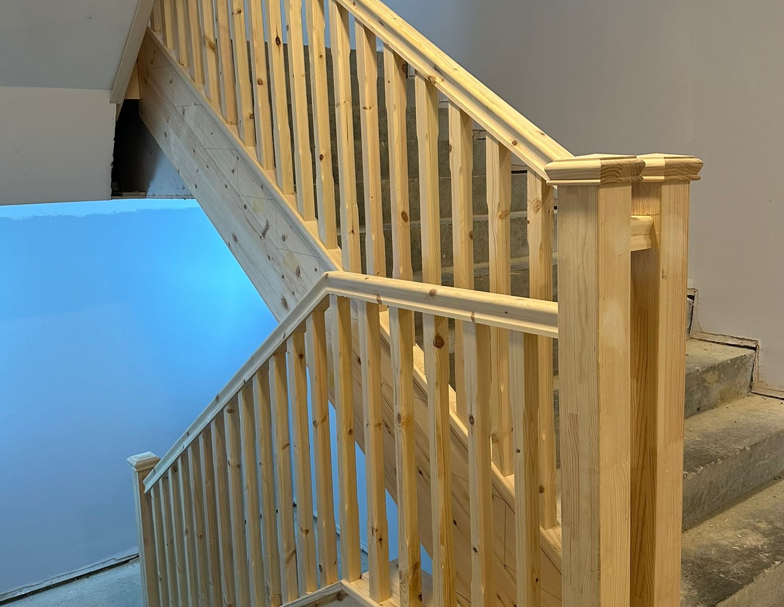 fcabc831-27a8-4a1e-b0d7-6819c58a6040 Loft Soft Wood Staircase